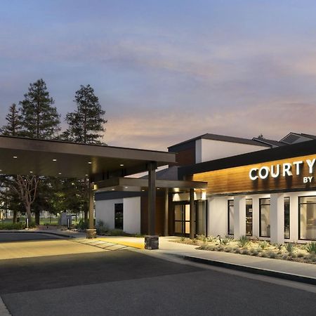 Courtyard By Marriott Bakersfield Hotell Exteriör bild