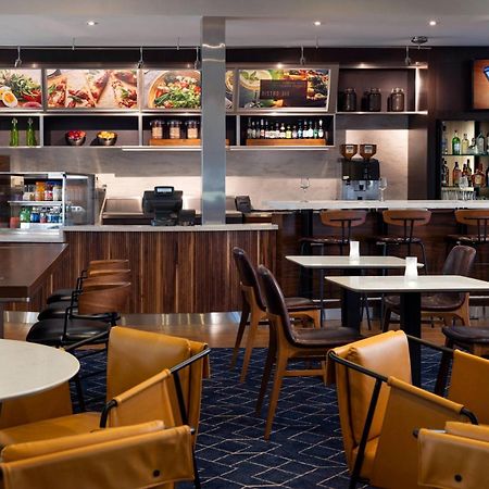 Courtyard By Marriott Bakersfield Hotell Exteriör bild