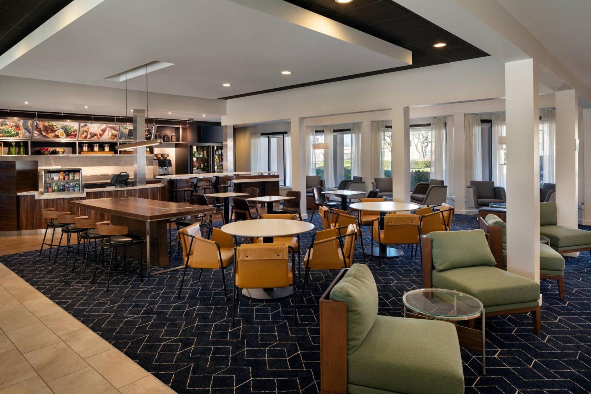 Courtyard By Marriott Bakersfield Hotell Exteriör bild